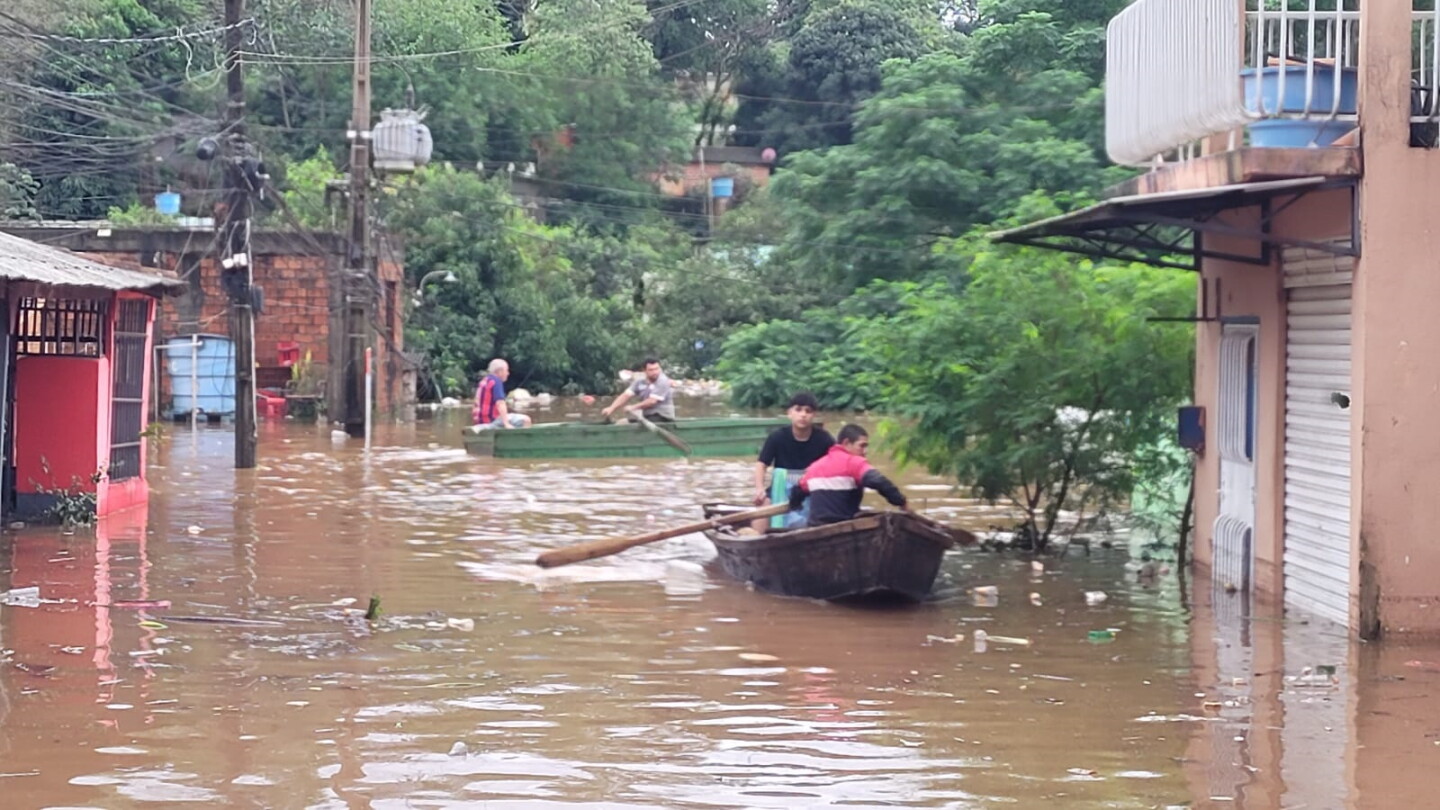 Río Paraná alcanza los 120,81 metros en la estación Puente de la Amistad y esperan una leve bajante