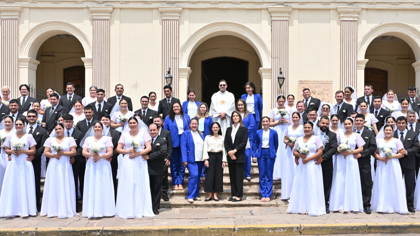 En la Catedral de Asunción 31 parejas hicieron retumbar el “¡Sí, acepto!”