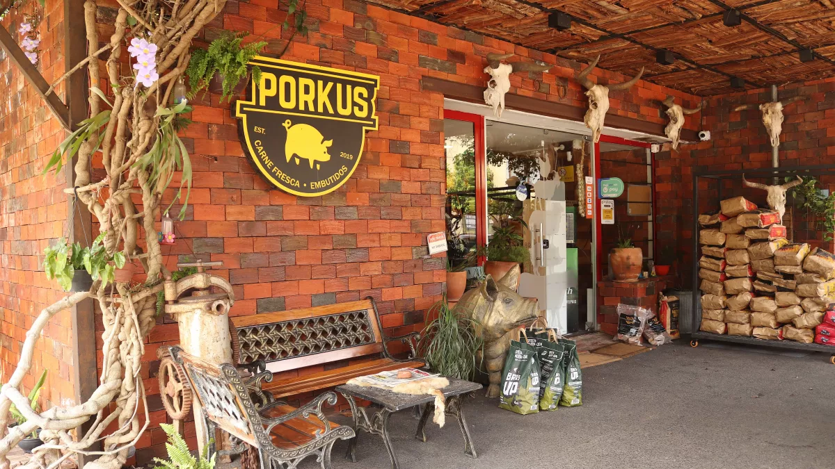 Porkus, la carnicería de Villa Morra especializada en cerdo, cortes no tradicionales y brochetas vegetarianas