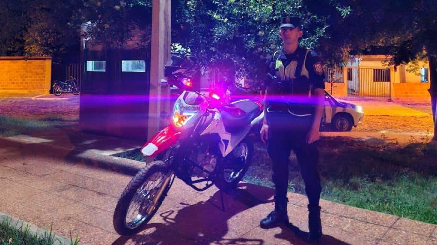 San Ignacio: Vecinos donan motocicleta y celular a la Policía Nacional