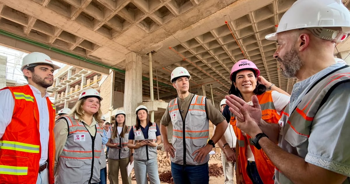Peña supervisa avances de obras de infraestructura urbana en Luque