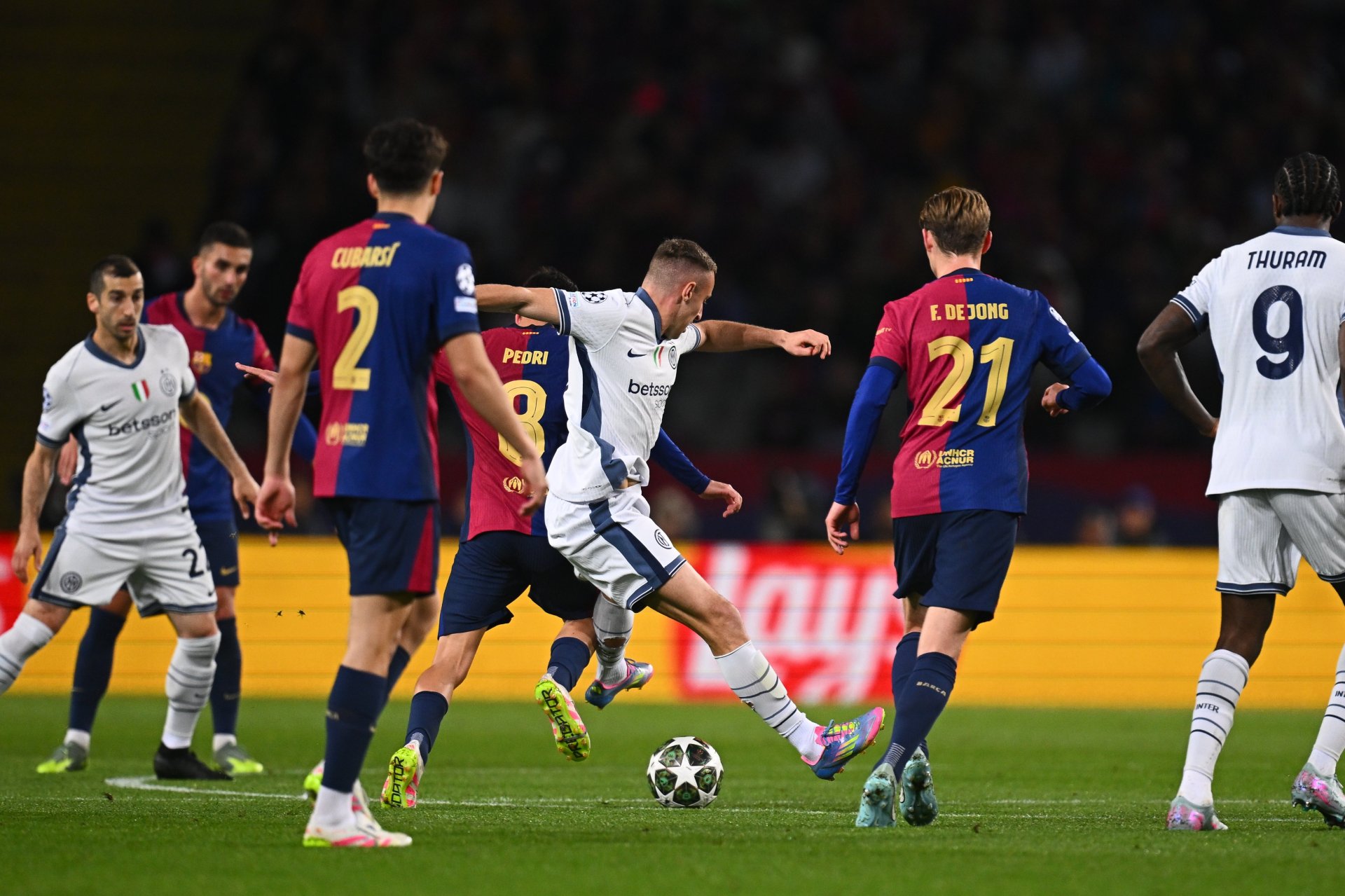 Inter consigue un valioso empate contra Barcelona en un partidazo