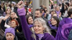 En fotos: mujeres alrededor del mundo salen a las calles a conmemorar un nuevo Día Internacional de la Mujer