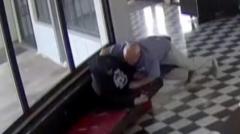 El impresionante video de un director de escuela en EE.UU. que neutralizó a un atacante que iba a llevar a cabo un tiroteo