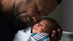 Cómo la paternidad transforma la mente masculina